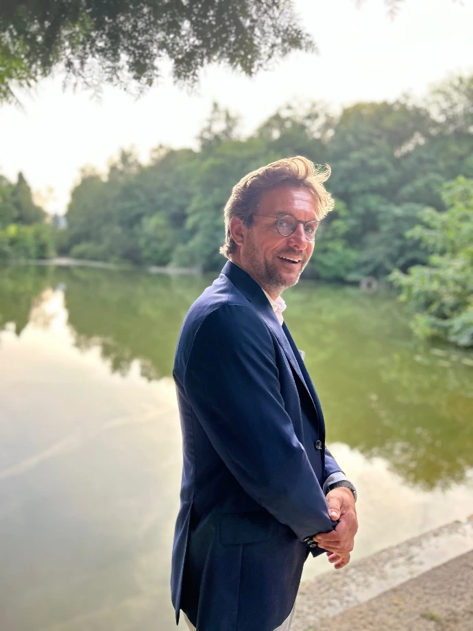 Hervé is a Senior Executive with more than 20 years of experience across strategy, finance, M&A, investor relations, communication and sustainability